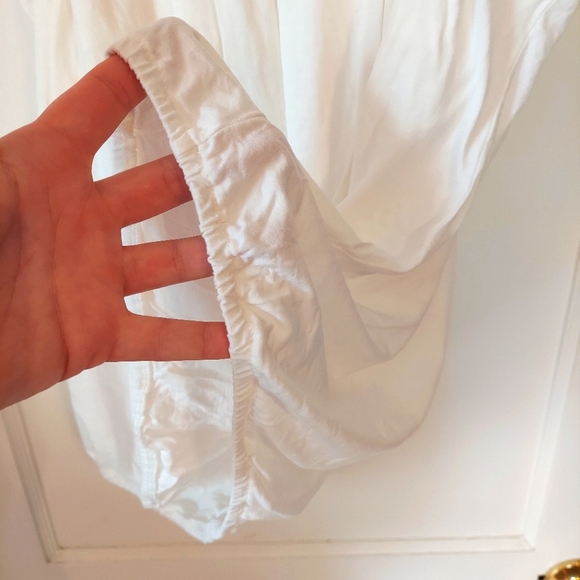 NWT-Keyhole Tank with Shelf Bra - Picture 5 of 6